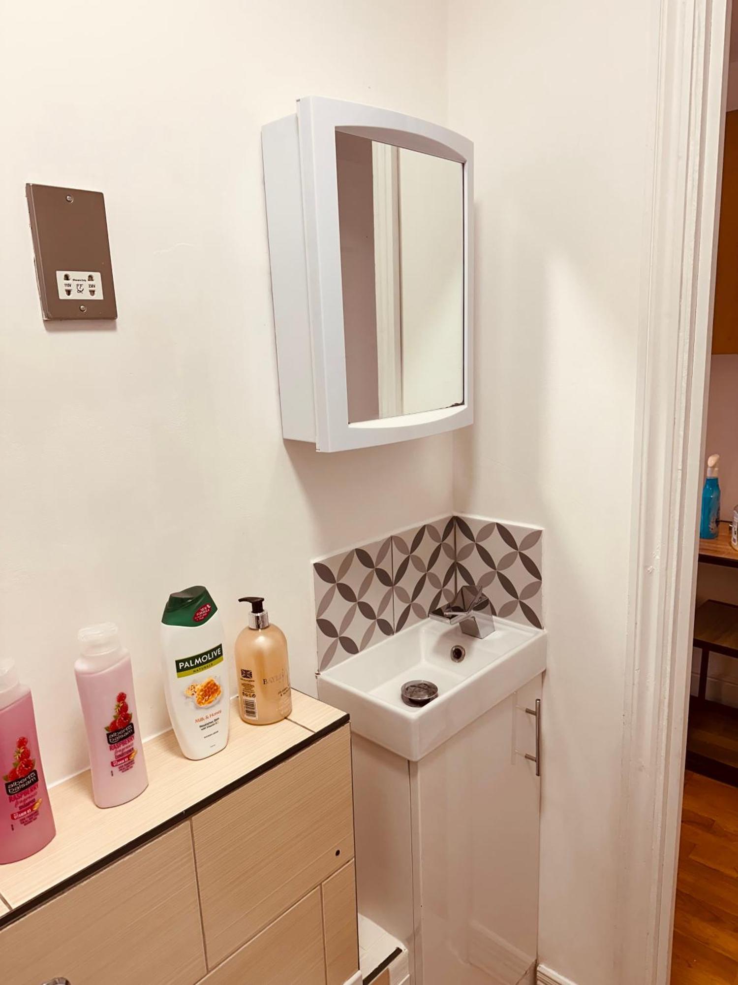 Stunning One Bedroom Studio Flat London Exterior photo